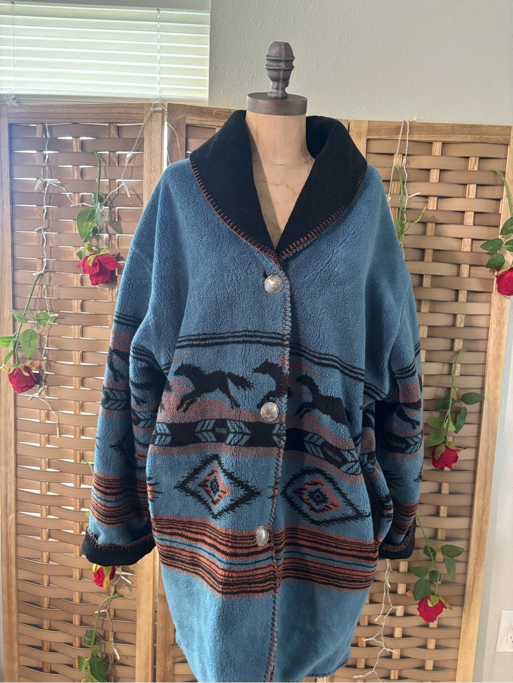 Coldwater Creek Fleece Jacket
Women Medium Blue Reversible
Western Aztec Horse - Picture 11 of 16